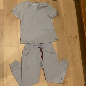 Figs Technical Collection light Grey Scrub Top Size L| Pants Size: M